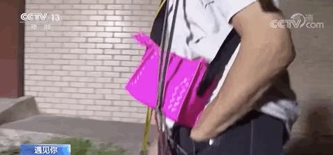 DƬ